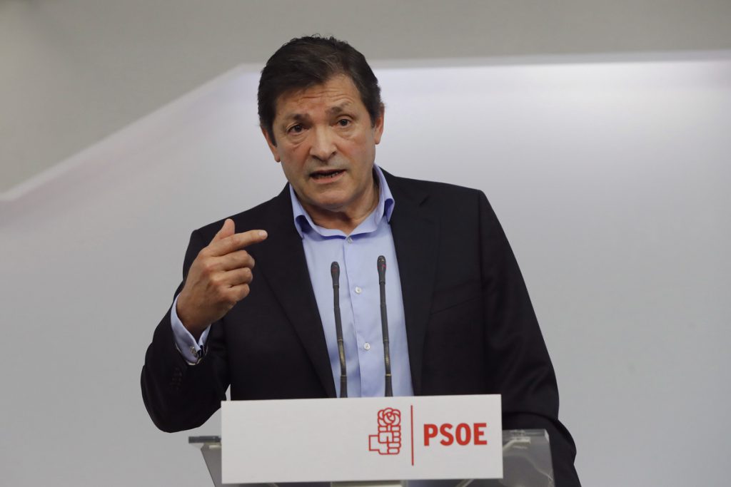 Javier Fernández: La credibilidad económica nos dará la credibilidad gubernamental