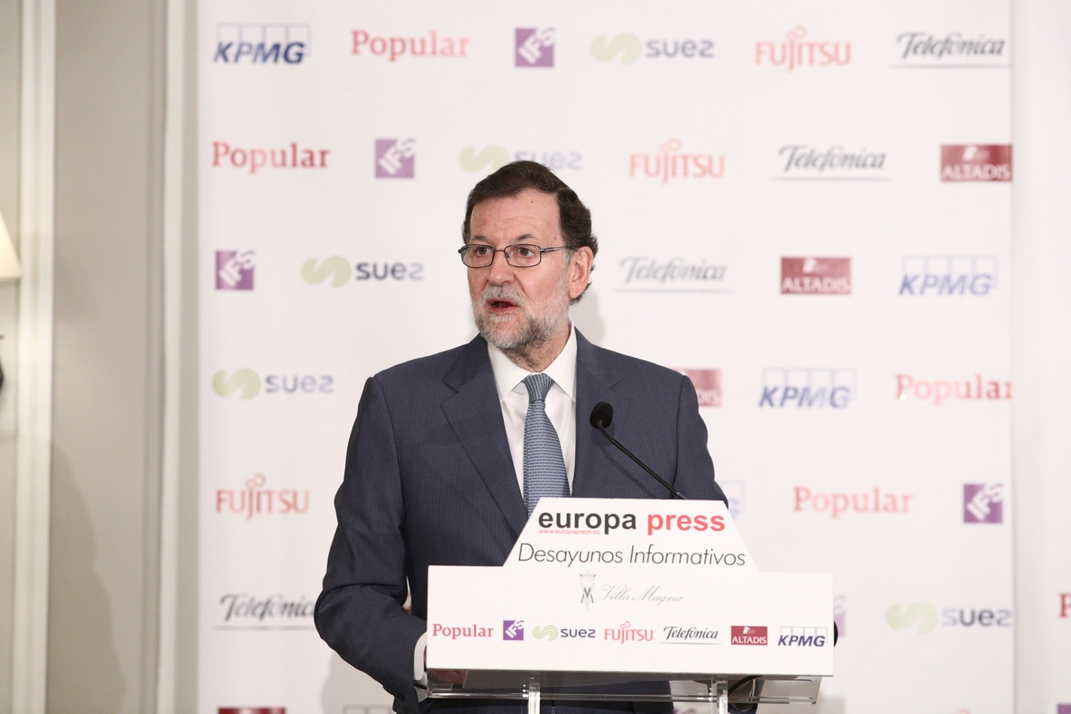 Rajoy dice que Homs está sometido a la ley como todos y le recuerda que España tiene «muy buena salud»