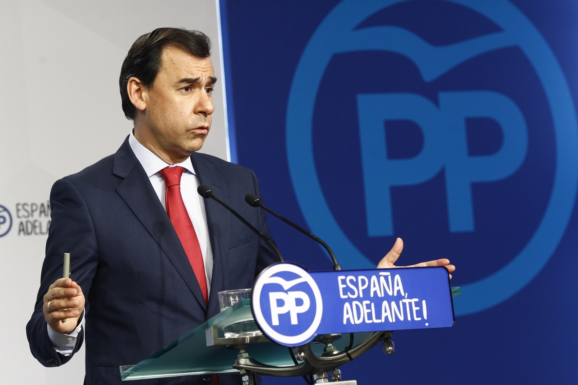 La dirección del PP tacha la consulta de Madrid de propaganda y «cortina de humo» propia de «gobiernos populistas»