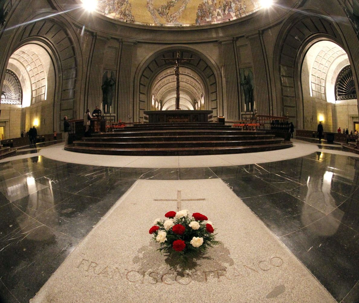 El Tribunal Supremo decide hoy si traslada los restos de Franco del Valle de los Caídos