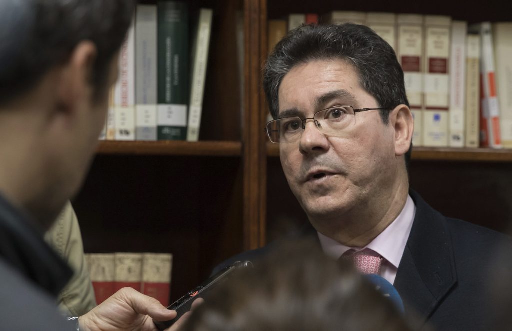 Manos Limpias recusa al ex alto cargo y ponente del juicio a Chaves y Griñán