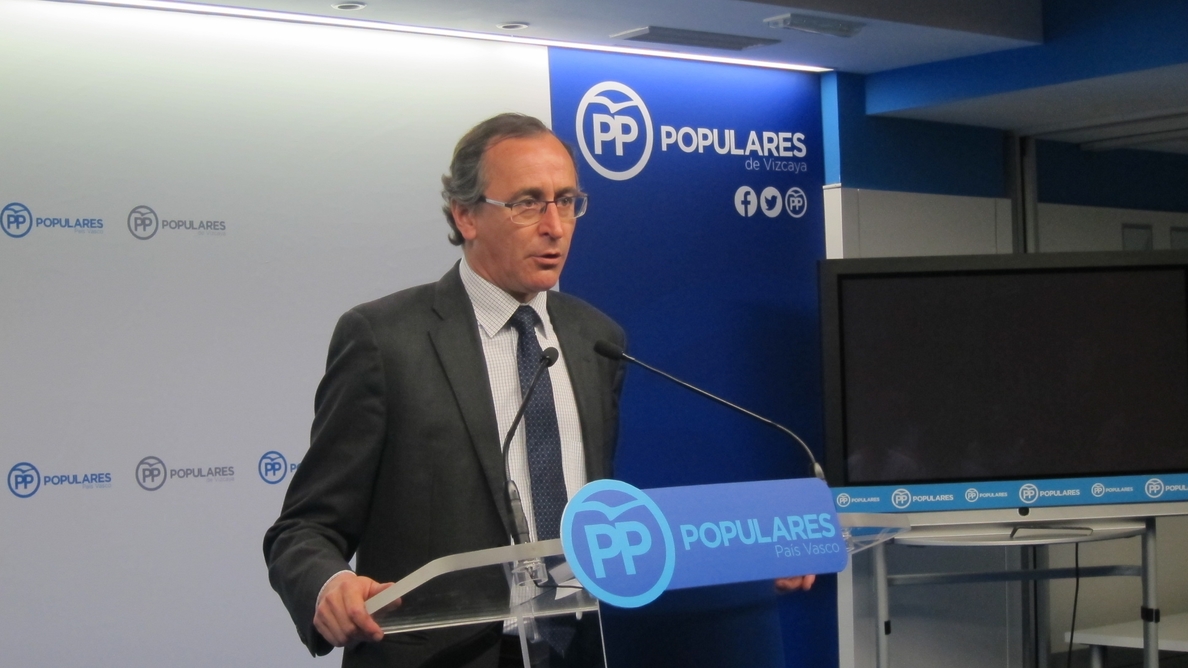 Alonso (PP) pide a Urkullu que «deje de actuar como portavoz de ETA» y «rectifique» su propuesta sobre presos