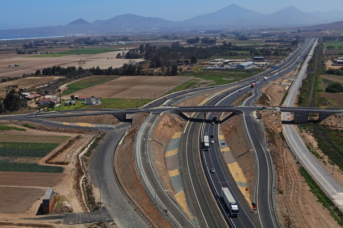 (Ampl.) Sacyr vende a un fondo el 49% de una de sus autopistas en Chile por 161 millones