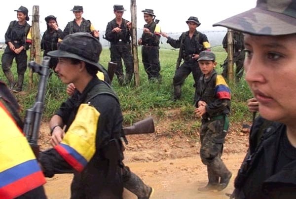 Las FARC entregan a un nuevo grupo de siete menores de edad