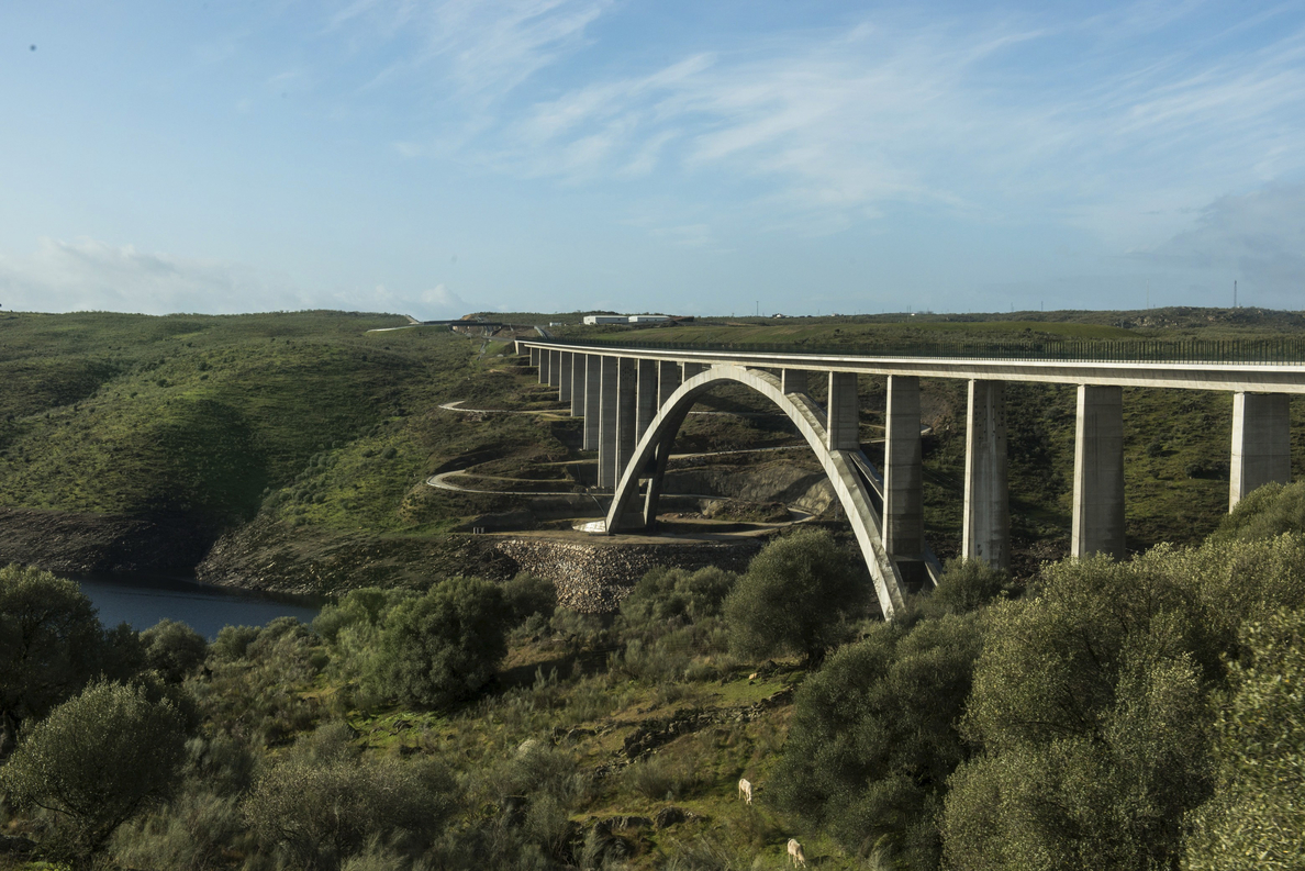 El viaducto de Almonte gana la prestigiosa Medalla Gustav Lindenthal