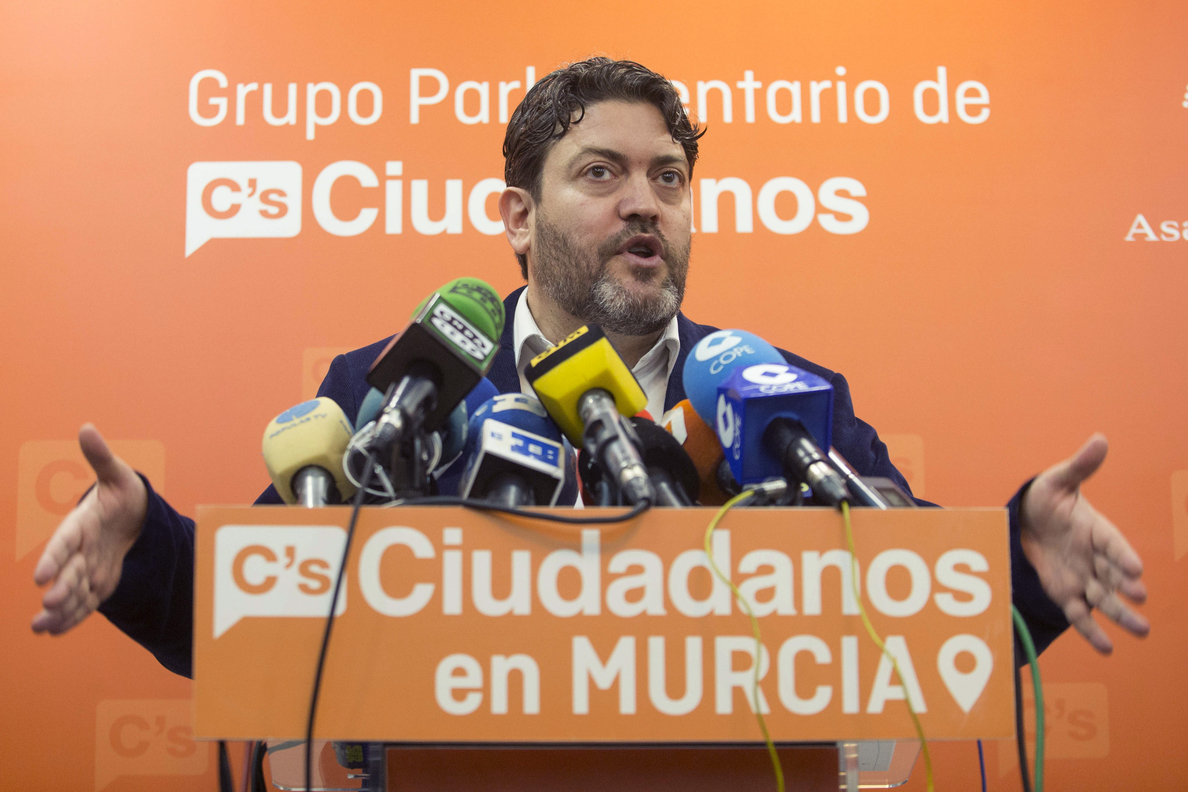 C»s se ofrece a apoyar moción de censura en Murcia si hay elecciones en otoño