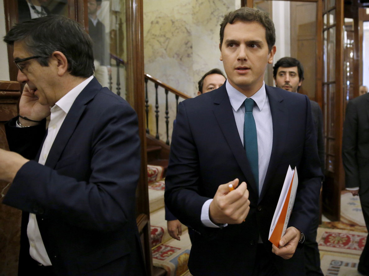 Rivera espera hoy convencer al PSOE en Murcia para que haya elecciones