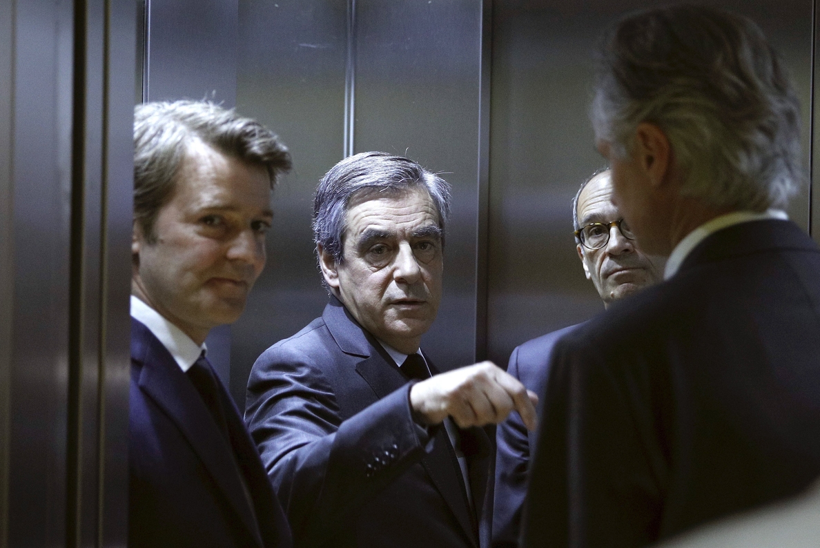 El partido de Fillon analiza su derrota con una reunión de su comité político