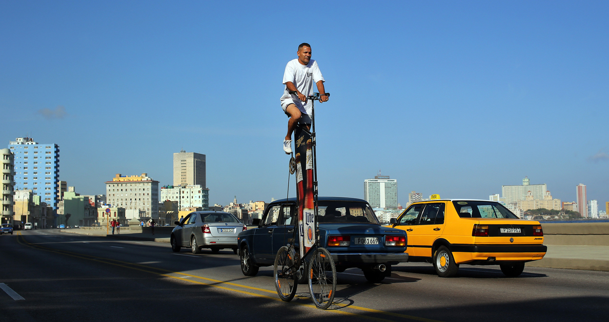 Félix Guirola, el cubano que pedalea en las alturas, sueña con el Guinness