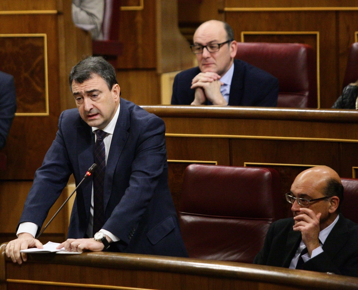 El PNV ve «una torpeza absoluta» la moción de censura de Pablo Iglesias y avisa que puede fortalecer a Rajoy