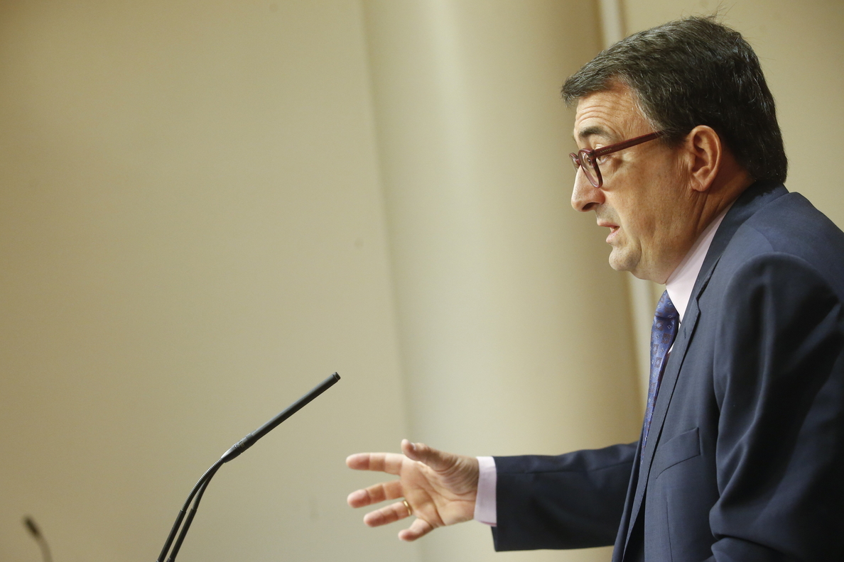 El PNV no enmendará los Presupuestos y despeja el camino para el acuerdo con Rajoy