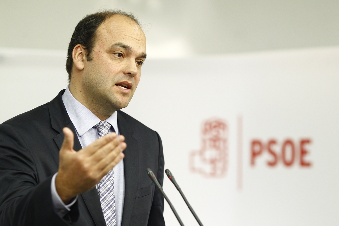El ex coordinador de la ponencia económica del PSOE: «Un partido con 85 escaños no está para prescindir de votantes»