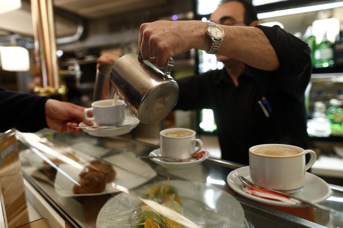 600 cafeterías se unen a la lucha contra el hambre con la »Operación Café»