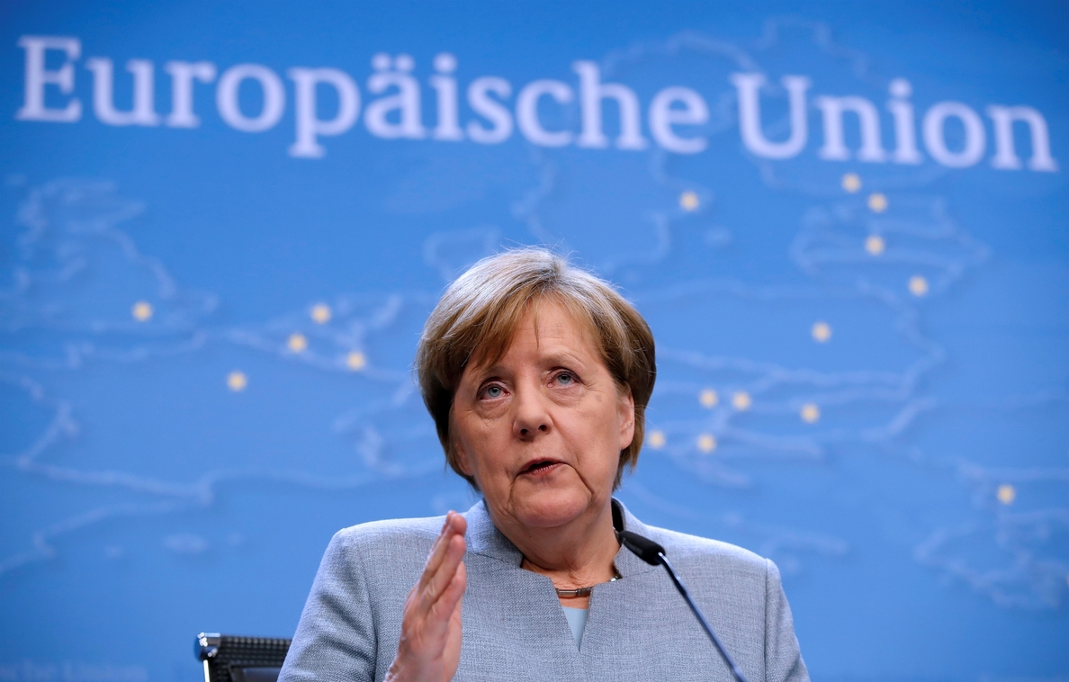 El partido de Merkel vende como un éxito la explosión controlada del Popular
