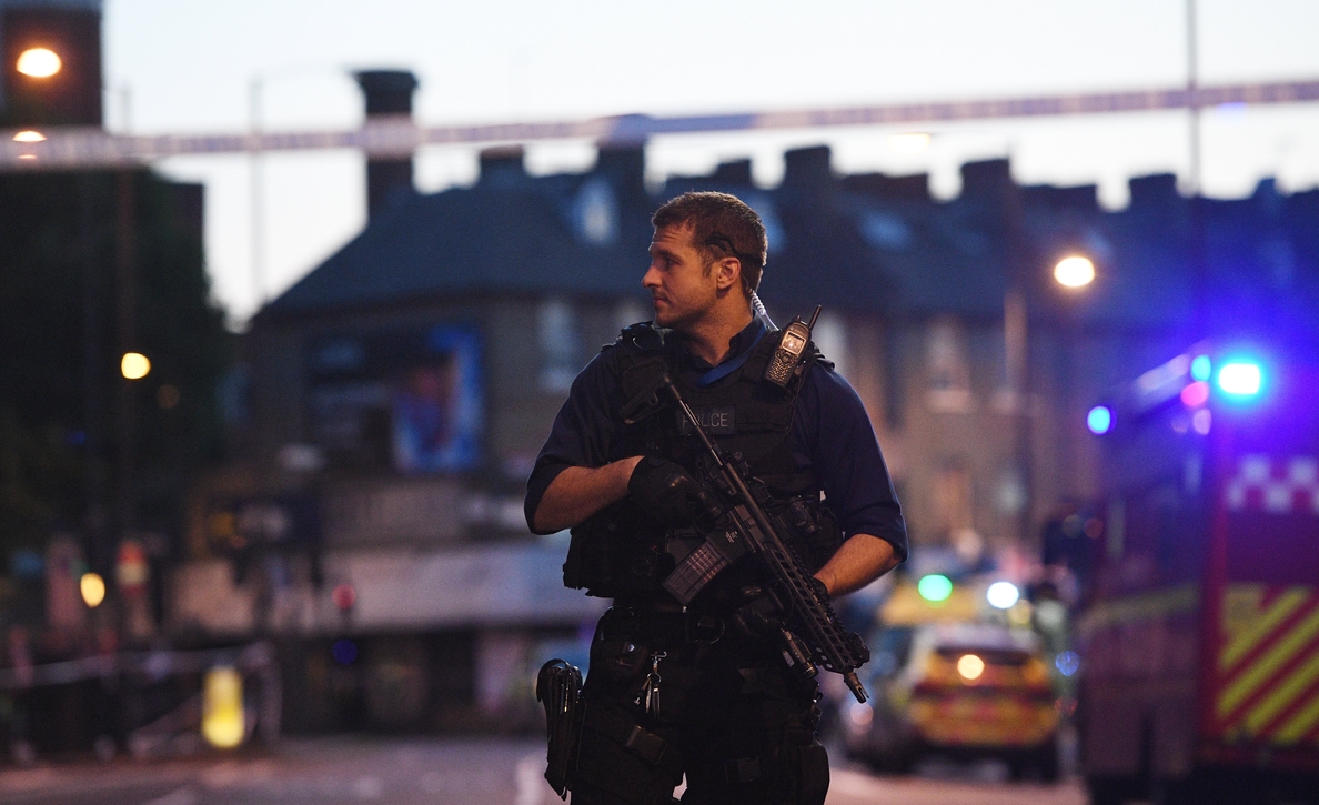 La Policía confirma un muerto y 8 hospitalizados por ataque junto a mezquita