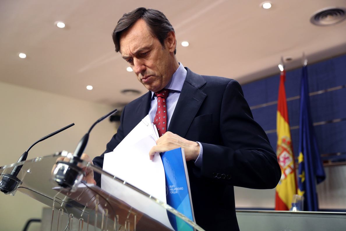 El PP ve a Sánchez «faltón» con Rajoy, pero insiste en la necesidad de hablar