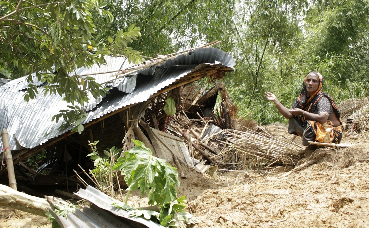Casi 4.500 refugiados y 170 muertos por unas lluvias que siguen en Bangladesh