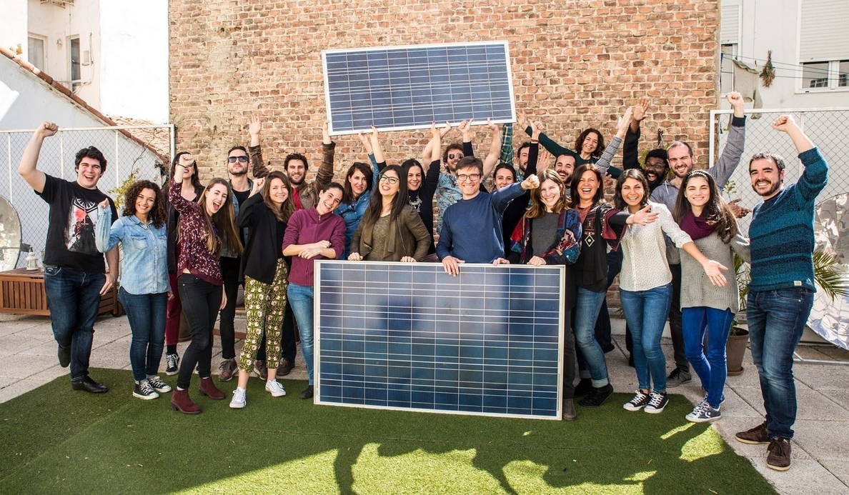 Triodos Bank y Ecooo lanzan la primera compra colectiva de instalaciones fotovoltaicas para hogares