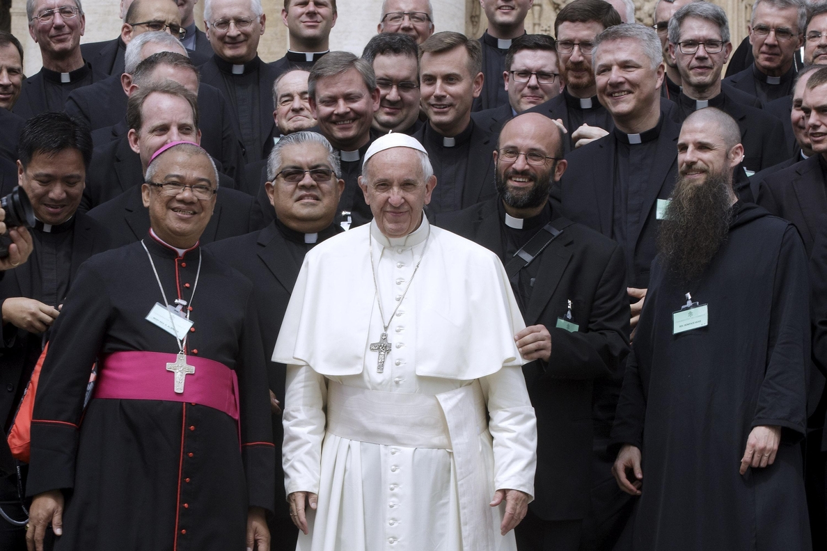 La ceremonia de creación de los 5 nuevos cardenales empieza en el Vaticano