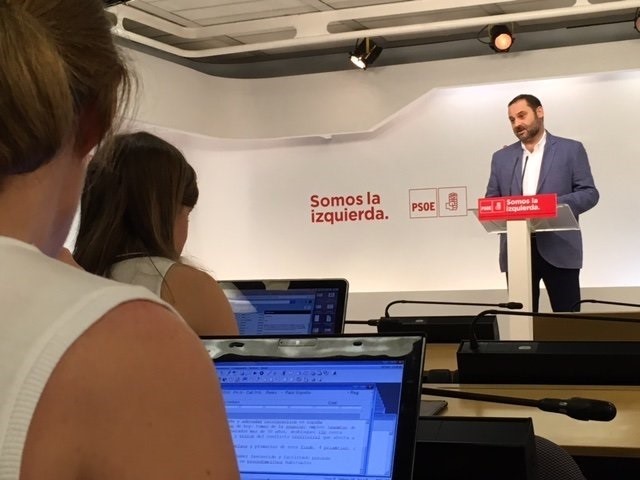 El PSOE dice que Podemos no es su «socio prioritario» sino que tratarán en su reunión «temas prioritarios»
