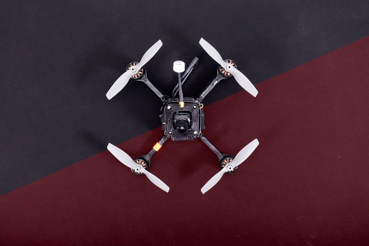 Un dron bate el récord Guinness de velocidad con 288 kilómetros por hora en vuelo