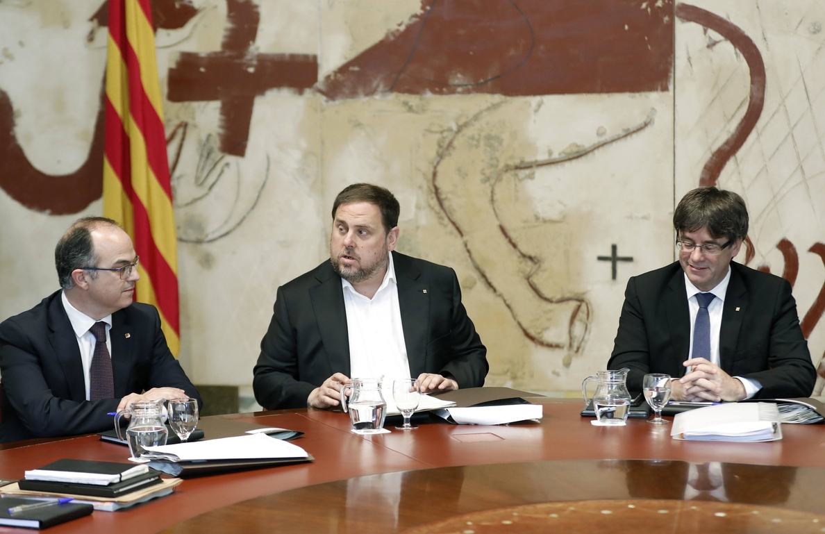 El Govern formaliza el traspaso de competencias en procesos electorales a Junqueras