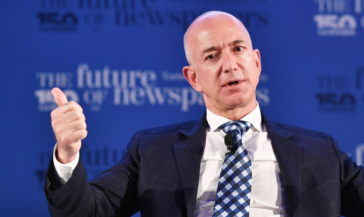 El fundador de Amazon se convierte en la persona más rica del mundo