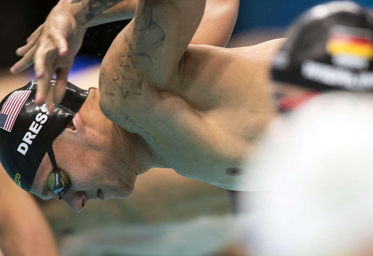 Dressel amenaza el récord de Phelps en los 100 mariposa