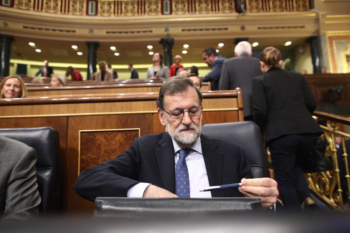 Rajoy vuelve de vacaciones como se fue: dando explicaciones por la trama Gürtel