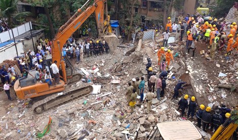 Hasta 33 muertos en el derrumbamiento de un edificio de seis plantas en Bombay