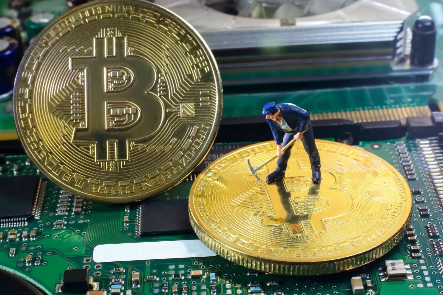 El bitcoin continúa con su ascenso imparable, un mes después de la bifurcación