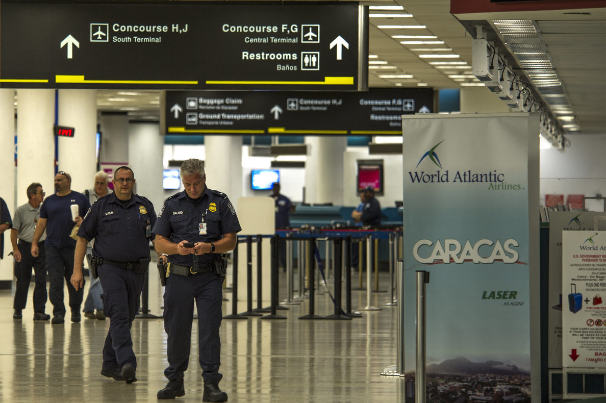 El aeropuerto de Miami estará cerrado hasta que se evalúen los daños del huracán