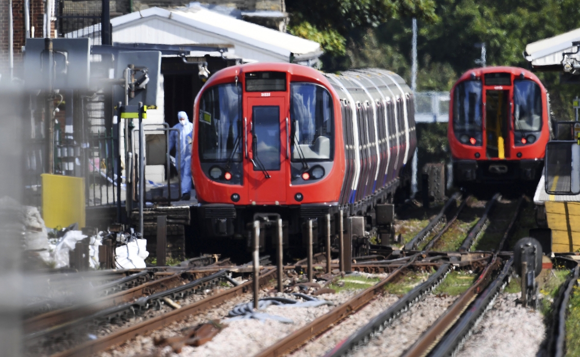 Un hombre de 18 años detenido en relación con el atentado en el metro de Londres