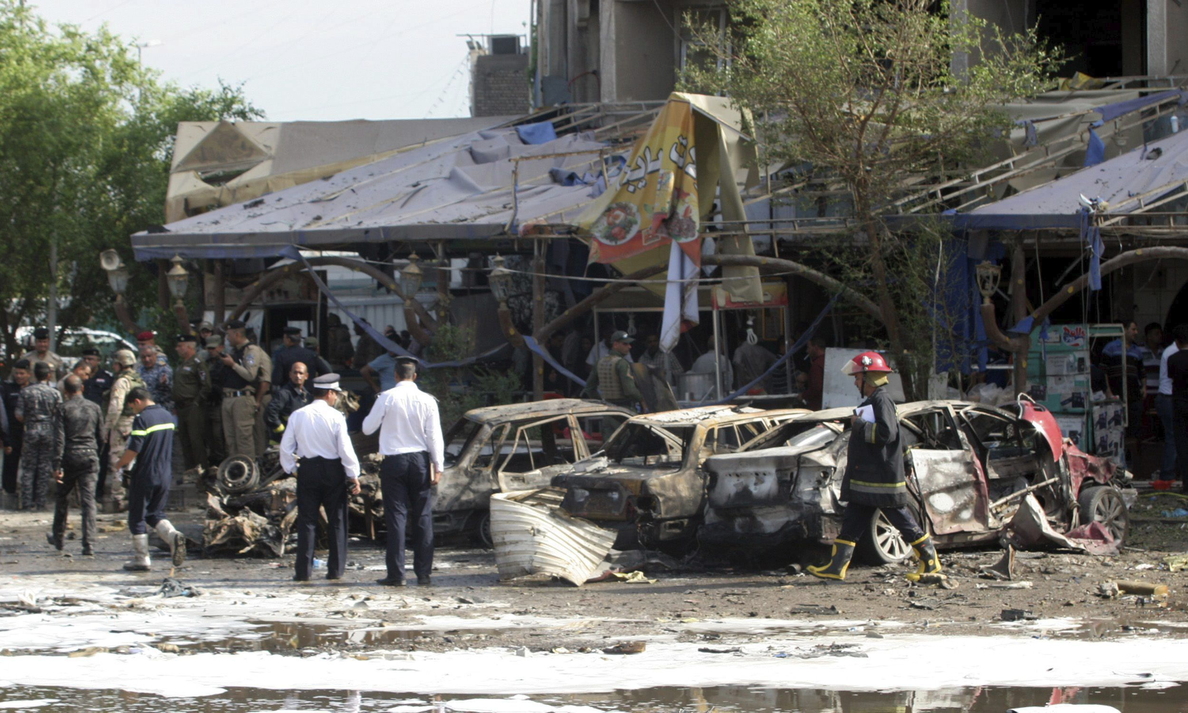 Al menos tres muertos en un doble atentado suicida en un restaurante en Irak
