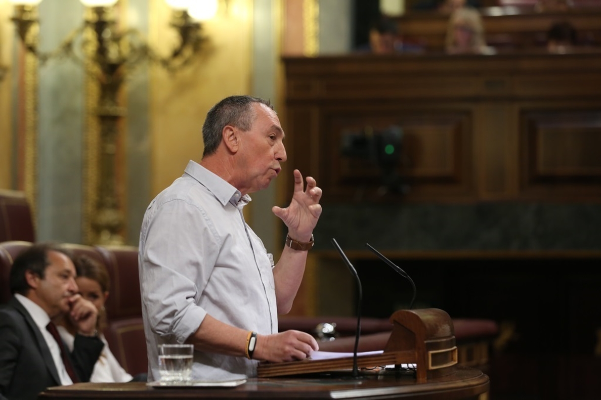 Compromís pide un debate extraordinario en el Congreso sobre la «represión» contra el referéndum