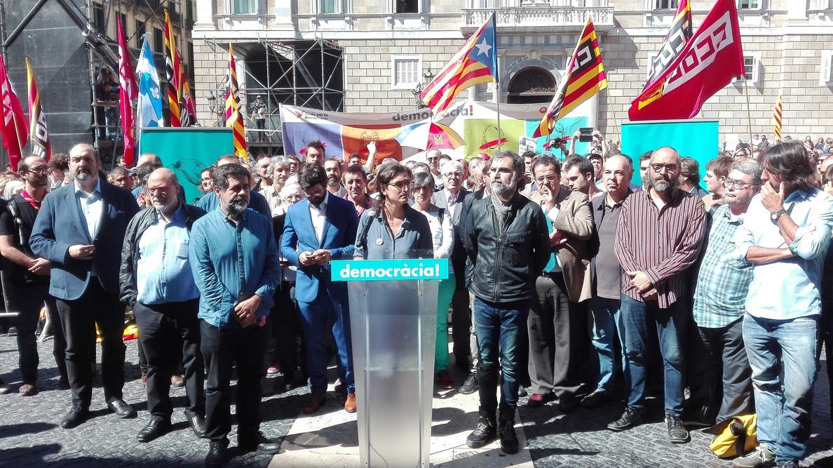 Òmnium y la ANC llaman a los catalanes a concentrarse ante la Consejería de Economía