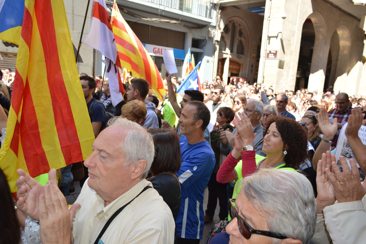 Unas 2.000 personas protestan en Lleida por la operación contra el referéndum en Barcelona