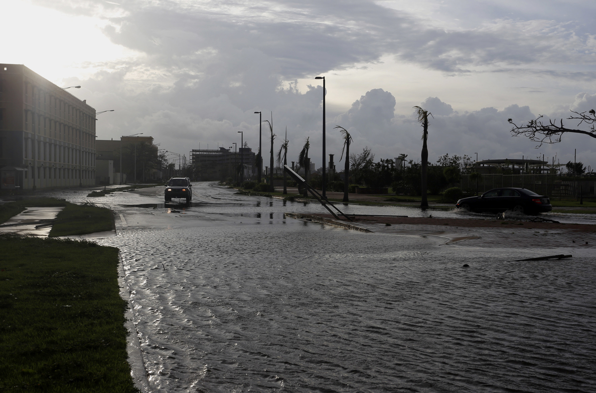 Cuba espera inundaciones en la costa más oriental por marejadas a causa de María
