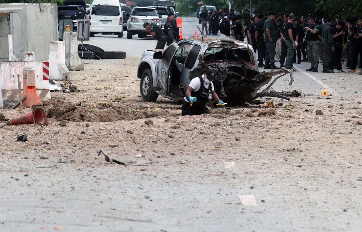 Cuatro muertos y seis heridos por una bomba en el sur de Tailandia