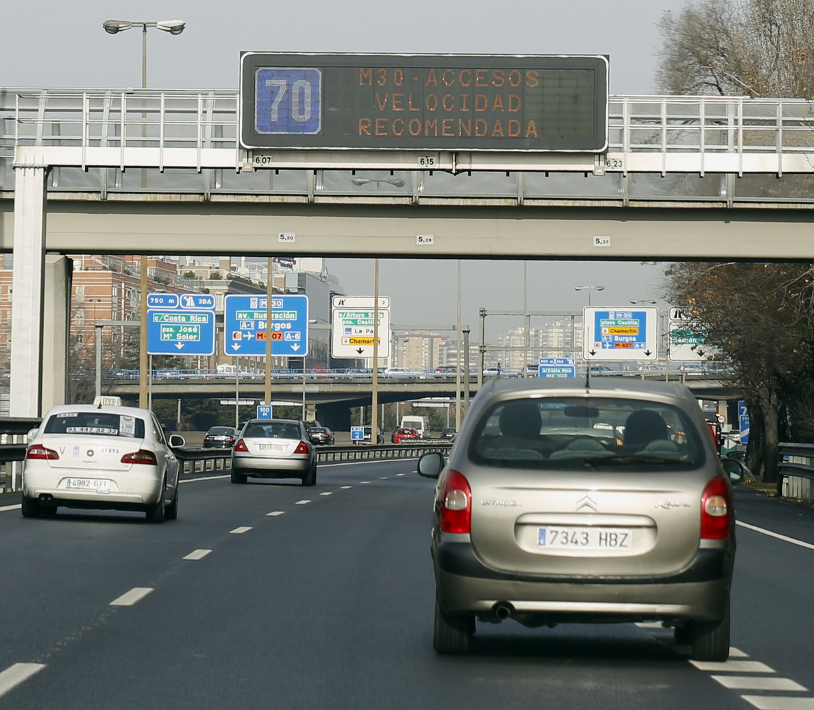 Mañana no se podrá aparcar en el centro de Madrid ni circular a más de 70 km/h