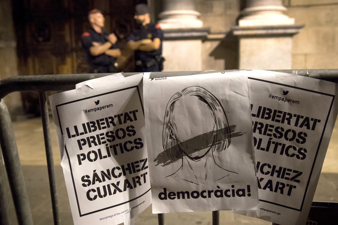 Concentraciones en Cataluña contra el encarcelamiento de Sánchez y Cuixart