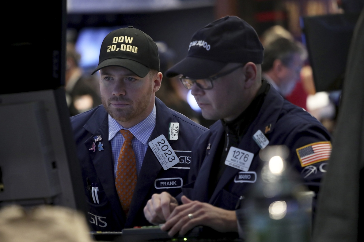 El Dow Jones de Industriales toca por primera vez los 23.000 puntos