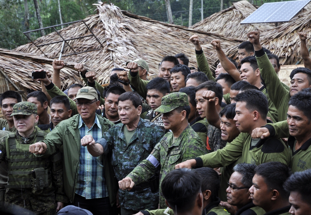 Duterte declara Marawi «liberada» tras cinco meses de guerra con el EI