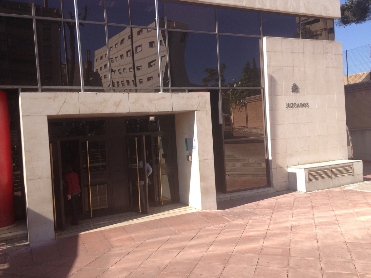 Fiscal mantiene petición de cárcel para los acusados por la muerte de una joven haciendo puenting en Granada