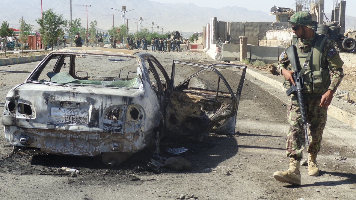 Al menos 22 muertos y 85 heridos en un ataque talibán contra la Policía en Afganistán