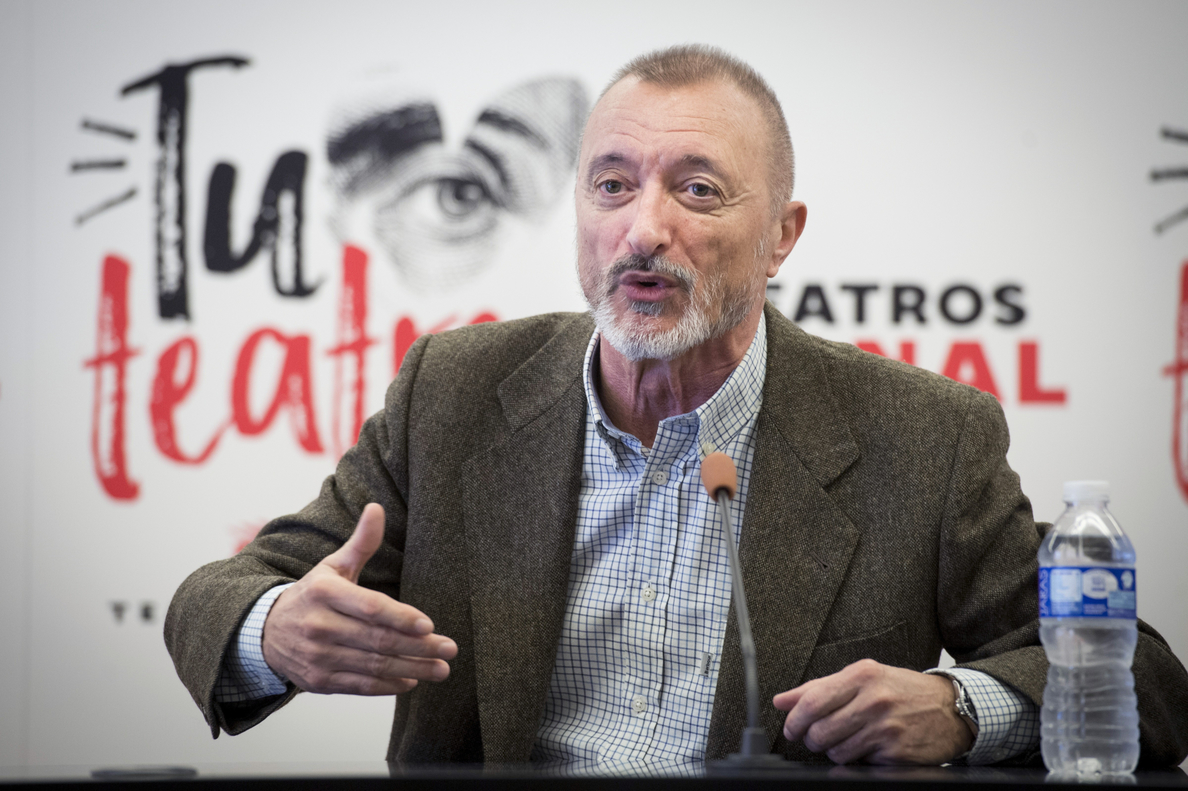 Arturo Pérez-Reverte gana el Premio Internacional Barcino de Novela Histórica