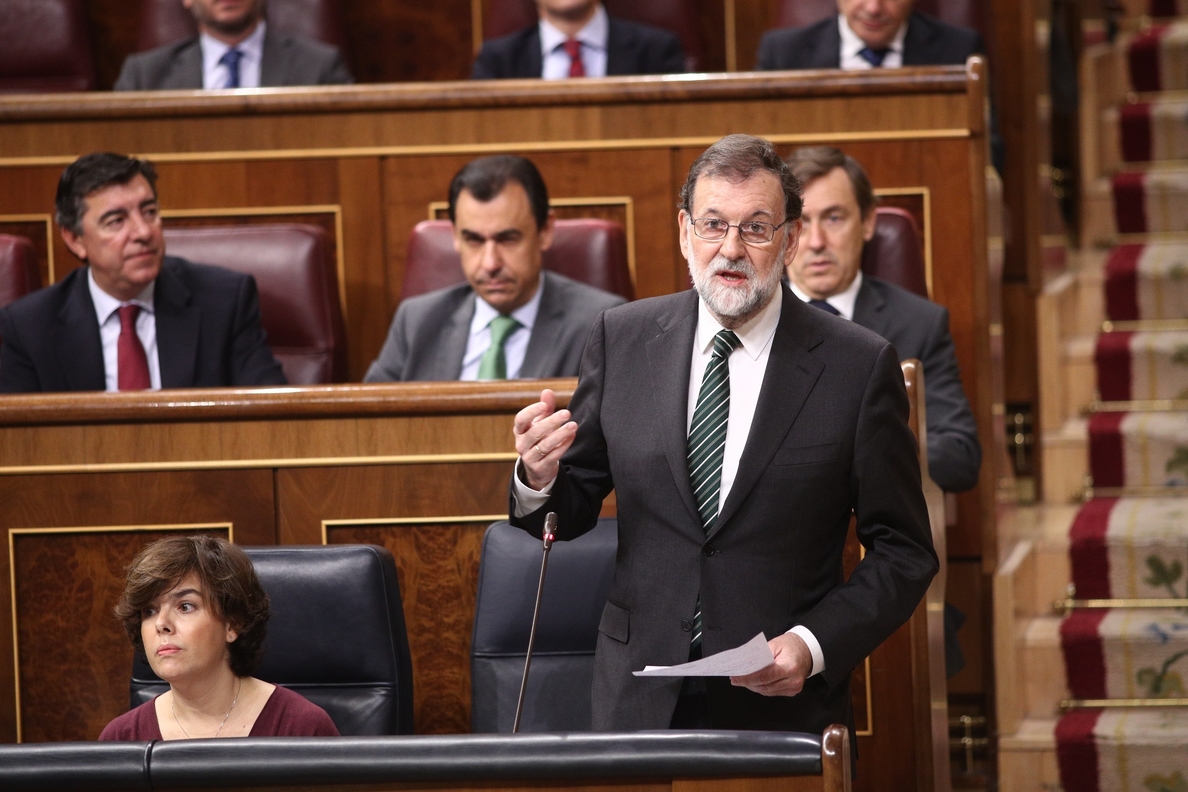 Rajoy pide al PDeCAT «convencer» a Puigdemont para no crear «más problemas» y no «obligarle» a aplicar el 155