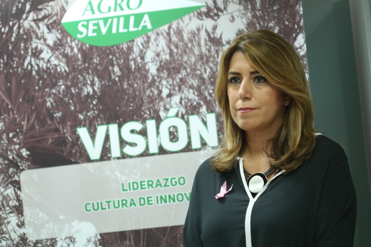 Susana Díaz afirma que el Gobierno tiene la obligación «de restituir la legalidad» tras la «amenaza» de Puigdemont