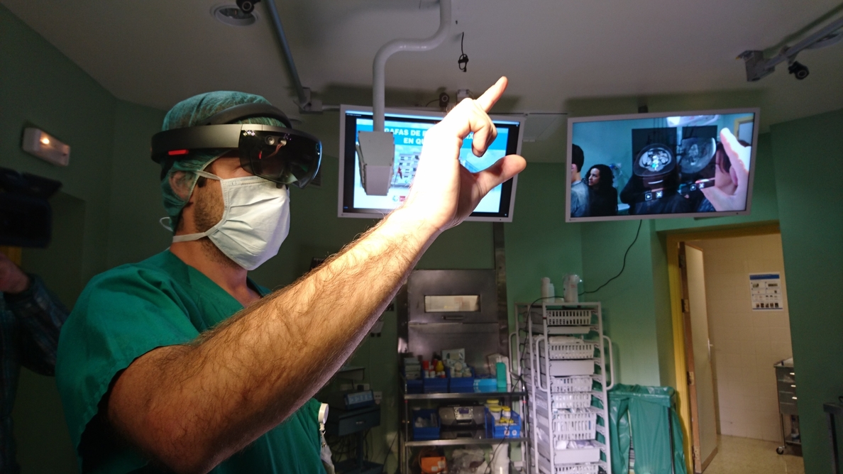 HoloLens de Microsoft protagonizan un proyecto pionero sobre el uso de la realidad mixta en el quirófano
