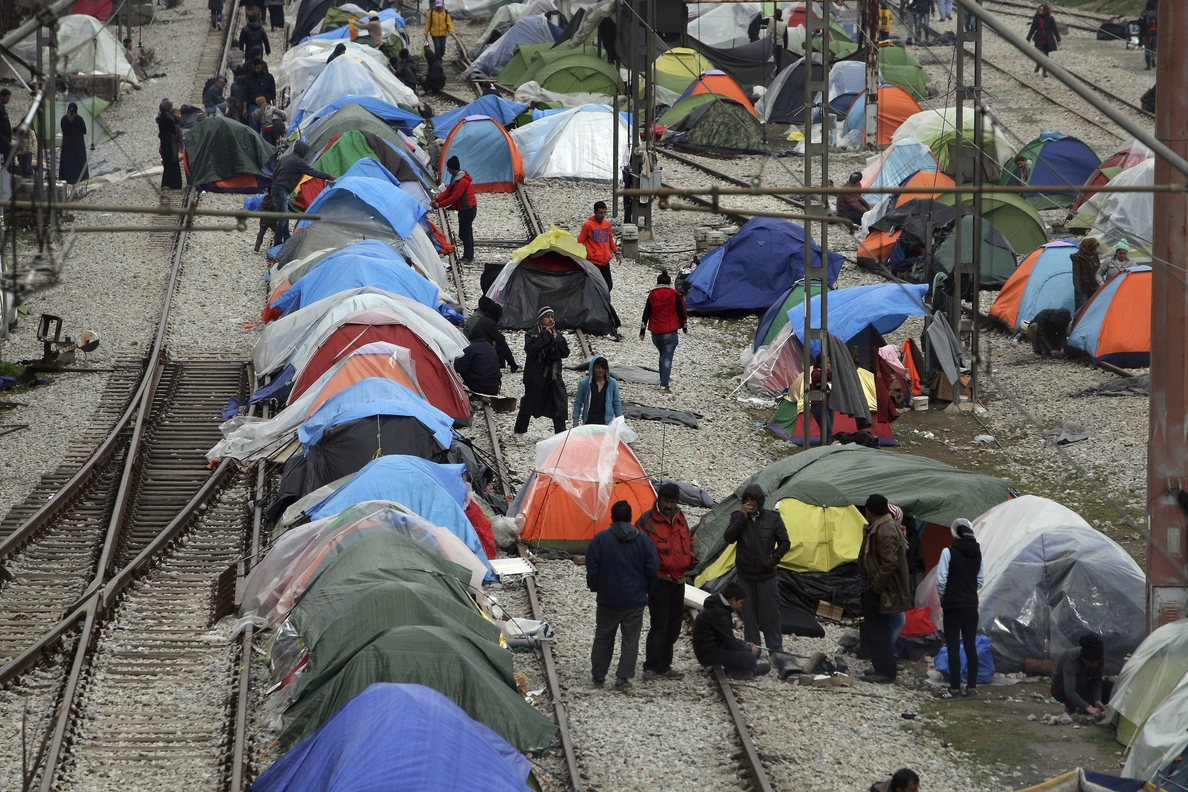 Suicidios, agresiones, ansiedad: las pésimas situaciones de los refugiados en las islas griegas